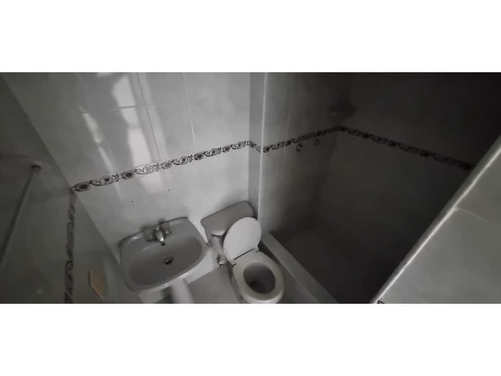 Apartamento en arriendo en Los Colores, Medellín · foto 4 de 15