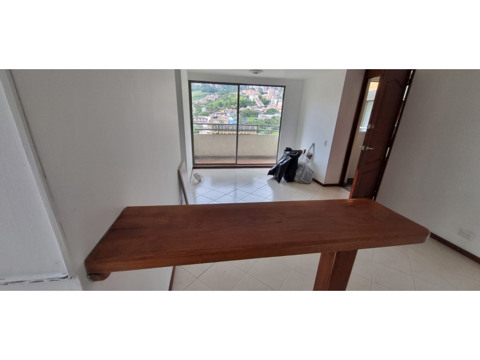 Apartamento en arriendo en Los Colores, Medellín · foto 10 de 15