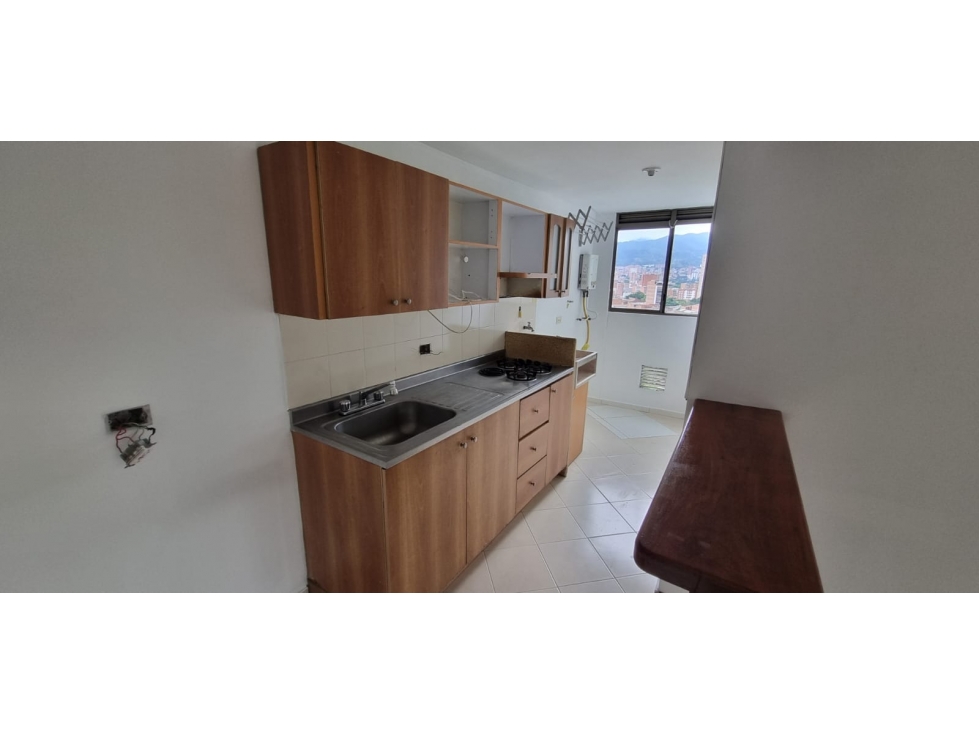Apartamento en arriendo en Los Colores, Medellín · foto 11 de 15