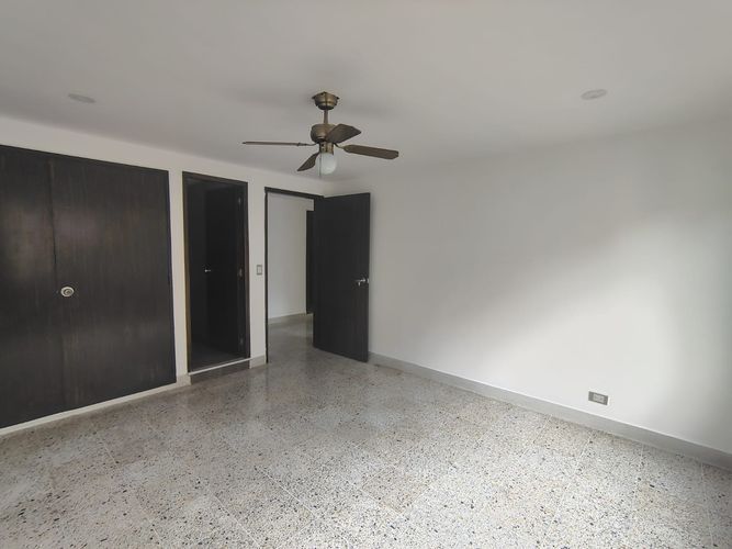 Oficina en venta en Laureles, Medellín, 148 m² · foto 2 de 10