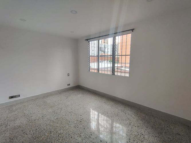 Oficina en venta en Laureles, Medellín, 148 m² · foto 3 de 10
