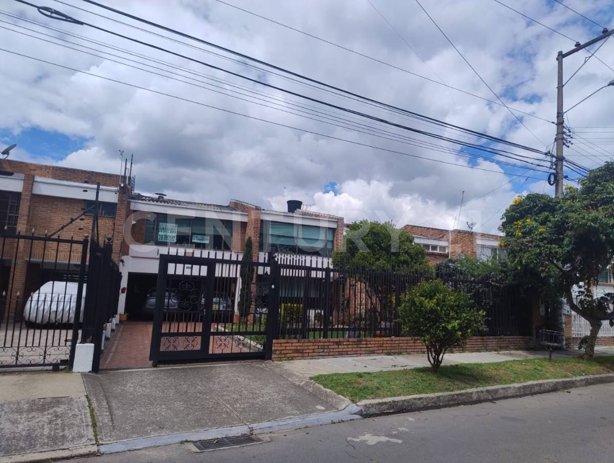 Casa en venta en Niza, Bogotá · foto 9 de 24