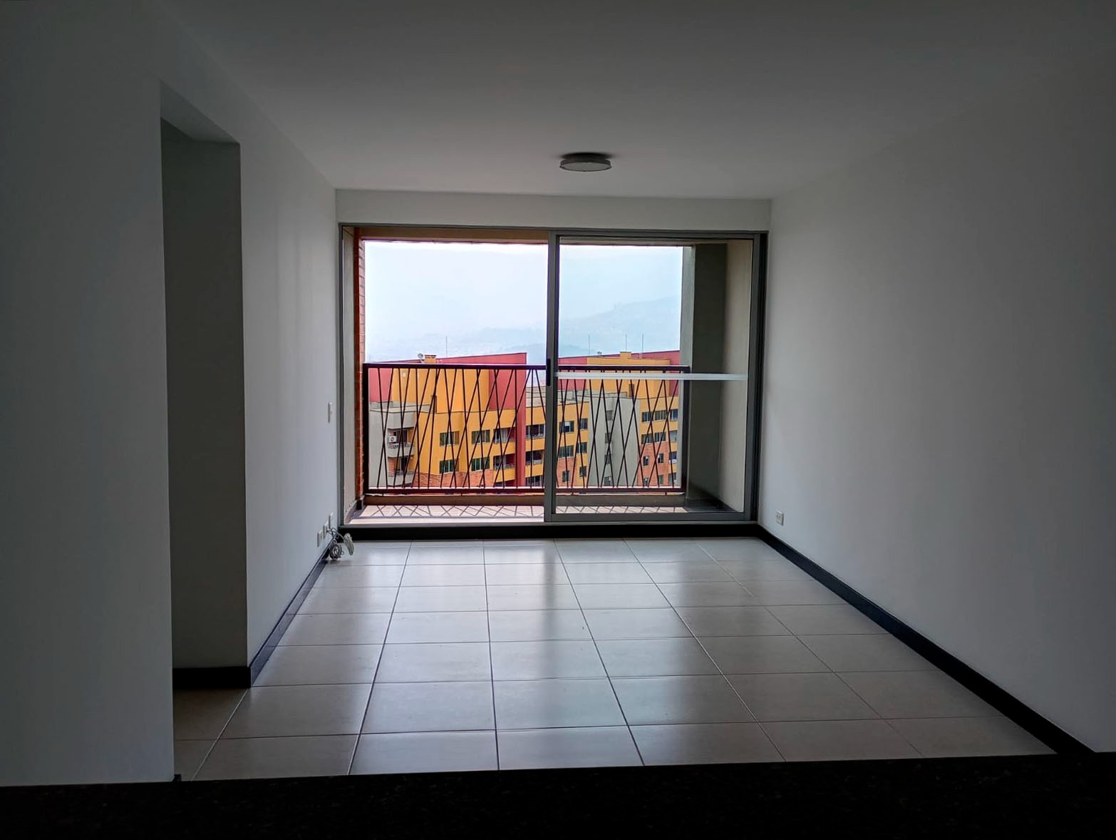 Apartamento en arriendo en Laureles, Medellín · foto 2 de 18