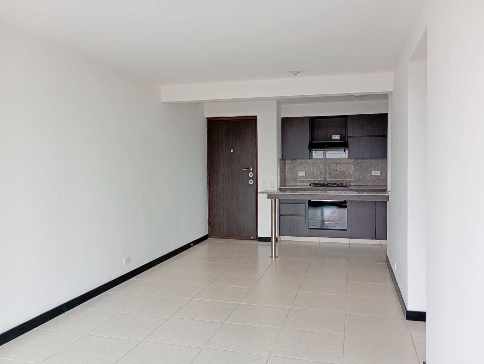 Apartamento en arriendo en Laureles, Medellín · foto 3 de 18