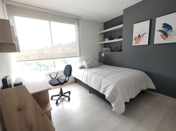 Apartamento de 3 alcobas en arriendo en Loma Del Escobero, Envigado, 97 m² · foto 3 de 14