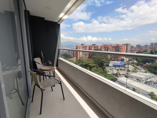 Apartamento de 3 alcobas en arriendo en Loma Del Escobero, Envigado, 97 m² · foto 11 de 14