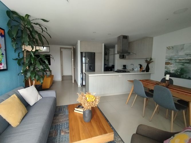 Apartamento de 3 alcobas en arriendo en Loma Del Escobero, Envigado, 97 m² · foto 13 de 14