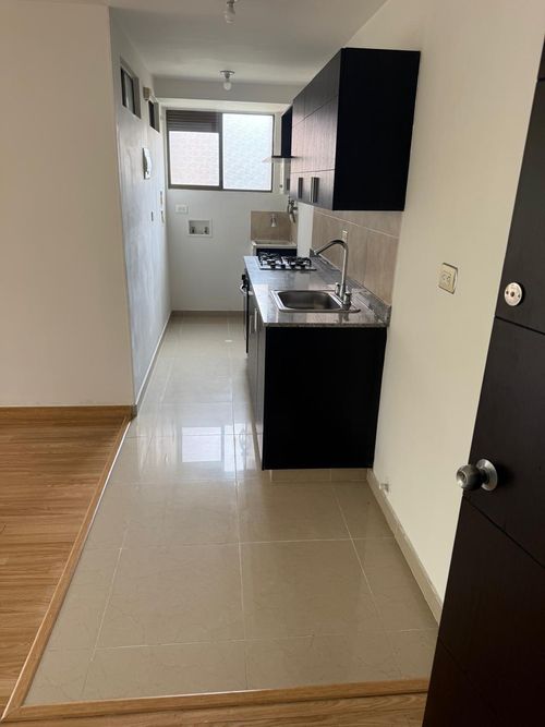 Apartamento de 2 alcobas en arriendo en El Poblado, Medellín, 70 m² · foto 3 de 20