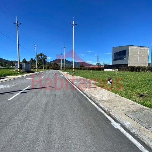 Lote en venta en Lomitas, La Ceja, 307 m² · foto 3 de 5