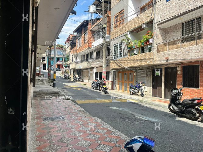 Local en arriendo en Castilla, Medellín, 13 m² · foto 5 de 6