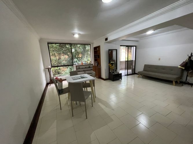 Apartamento de 2 alcobas en venta en Centenario, Cali, 98 m² · foto 5 de 24