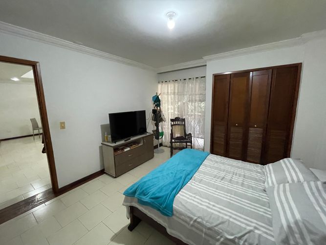Apartamento de 2 alcobas en venta en Centenario, Cali, 98 m² · foto 11 de 24