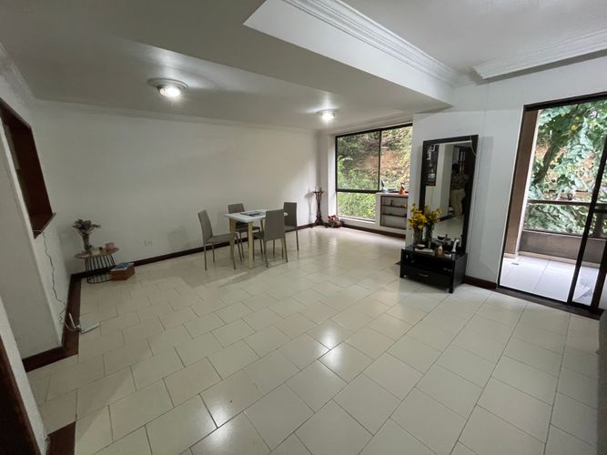 Apartamento de 2 alcobas en venta en Centenario, Cali, 98 m² · foto 12 de 24