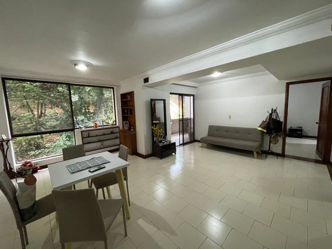 Apartamento de 2 alcobas en venta en Centenario, Cali, 98 m² · foto 19 de 24