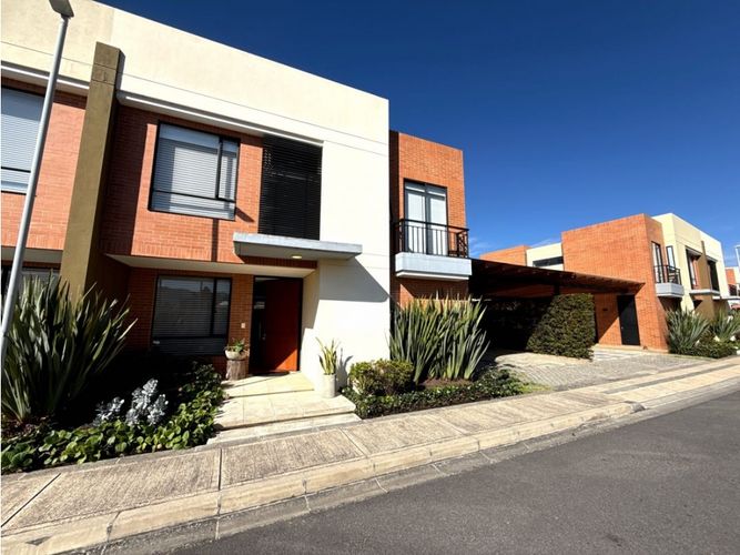 Casa de 3 alcobas en venta en Cr San Sebastian, Cajicá, 165 m² · foto 2 de 18