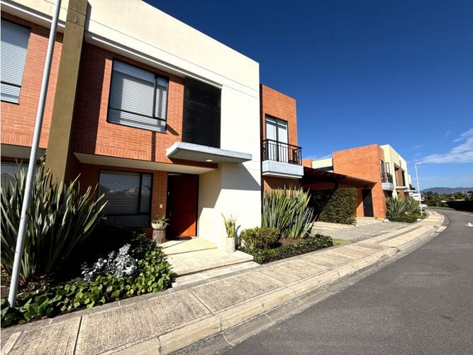 Casa de 3 alcobas en venta en Cr San Sebastian, Cajicá, 165 m² · foto 3 de 18