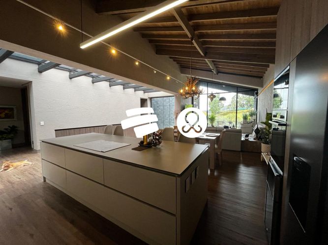 Casa de 4 alcobas en venta en Vía Las Palmas, Envigado, 1600 m² · foto 6 de 17