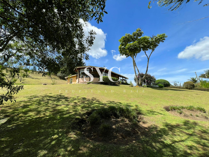 Finca en venta en El Carmen De Viboral, El Carmen de Viboral, 4900 m² · foto 17 de 21