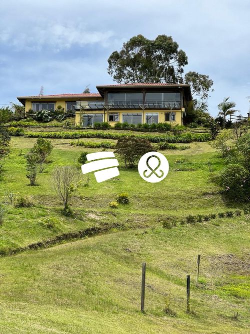 Casa de 3 alcobas en venta en Las Garzonas, El Carmen de Viboral · foto 23 de 24