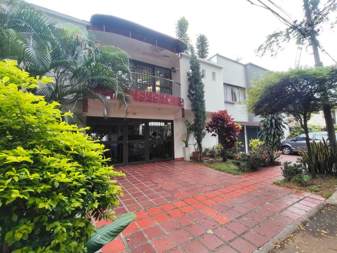 Casa de 5 alcobas en venta en Tequendama, Cali, 400 m² · foto 3 de 24