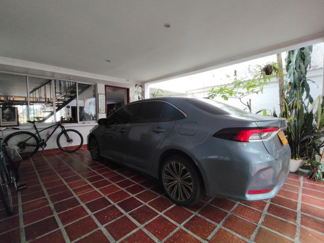 Casa de 5 alcobas en venta en Tequendama, Cali, 400 m² · foto 5 de 24