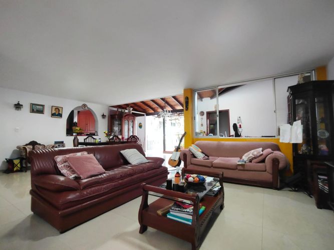 Casa de 5 alcobas en venta en Tequendama, Cali, 400 m² · foto 7 de 24