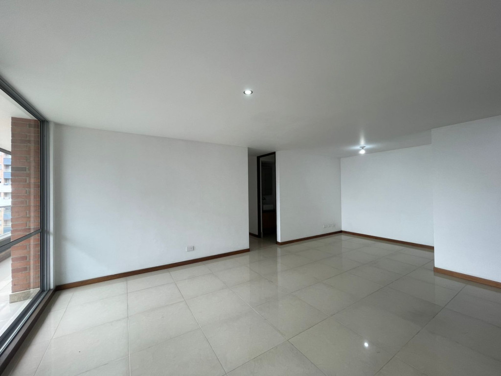 Apartamento en arriendo en El Poblado, Medellín · foto 6 de 19