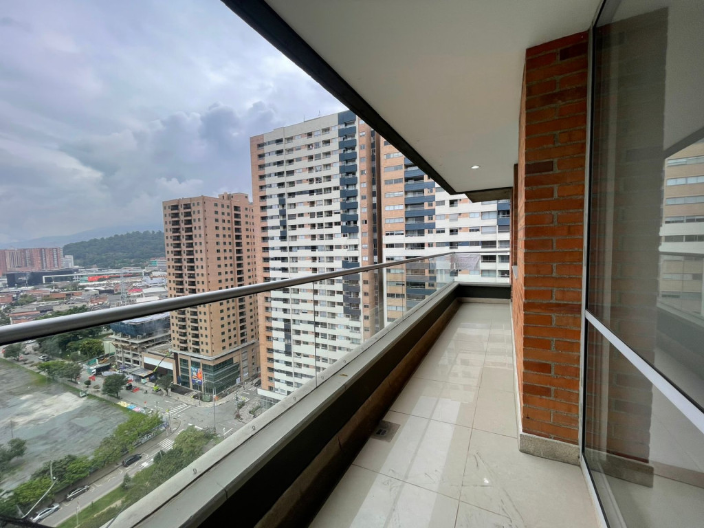 Apartamento en arriendo en El Poblado, Medellín · foto 7 de 19