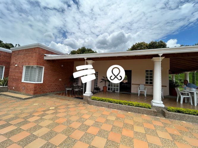 Finca en venta en Copacabana, 6400 m² · foto 11 de 13