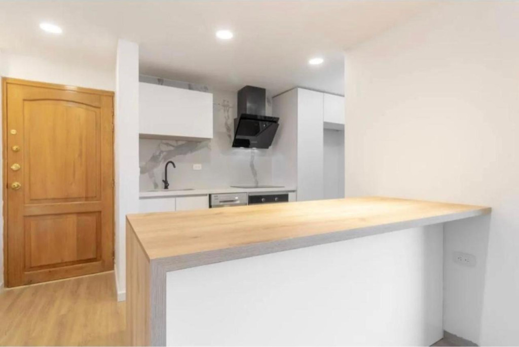 Apartamento en venta en La Carolina, Bogotá · foto 2 de 8