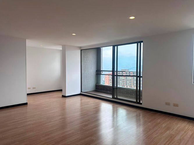 Apartamento de 2 alcobas en arriendo en El Poblado, Medellín, 87 m² · foto 13 de 18