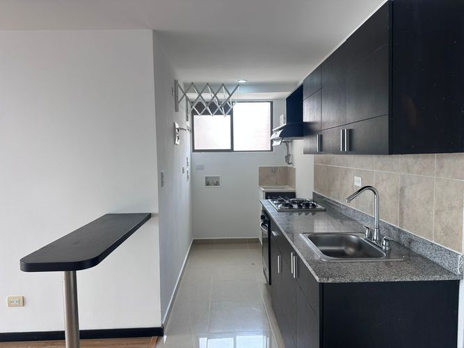 Apartamento de 2 alcobas en arriendo en El Poblado, Medellín, 87 m² · foto 8 de 18