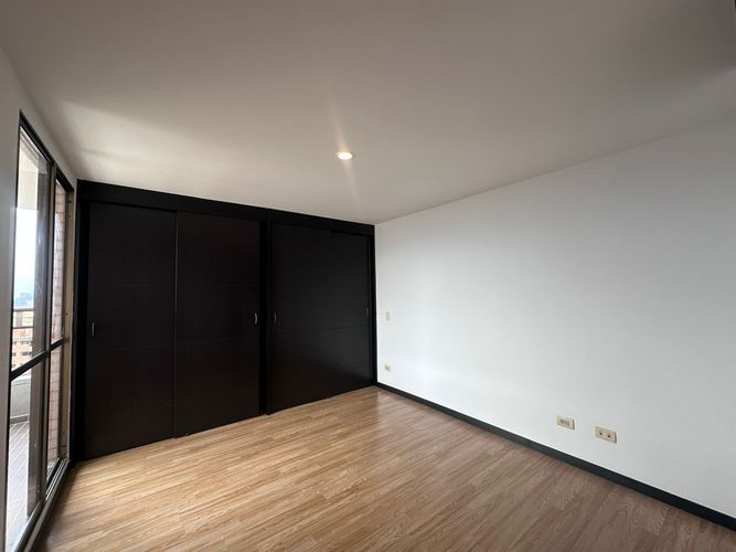 Apartamento de 2 alcobas en arriendo en El Poblado, Medellín, 87 m² · foto 11 de 18