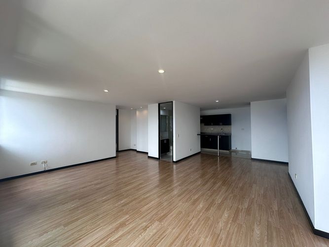Apartamento de 2 alcobas en arriendo en El Poblado, Medellín, 87 m² · foto 5 de 18