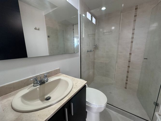 Apartamento de 2 alcobas en arriendo en El Poblado, Medellín, 87 m² · foto 17 de 18