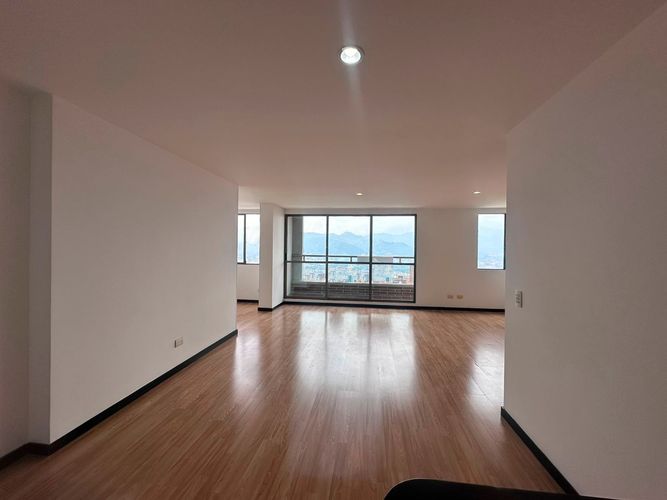Apartamento de 2 alcobas en arriendo en El Poblado, Medellín, 87 m² · foto 2 de 18