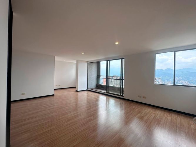 Apartamento de 2 alcobas en arriendo en El Poblado, Medellín, 87 m² · foto 3 de 18