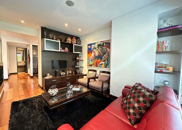 Apartamento de 3 alcobas en venta en Los Rosales, Bogotá, 300 m² · foto 5 de 21