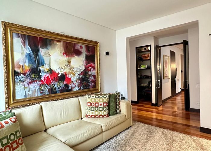 Apartamento de 3 alcobas en venta en Los Rosales, Bogotá, 300 m² · foto 7 de 21