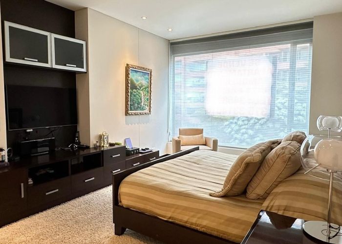 Apartamento de 3 alcobas en venta en Los Rosales, Bogotá, 300 m² · foto 11 de 21