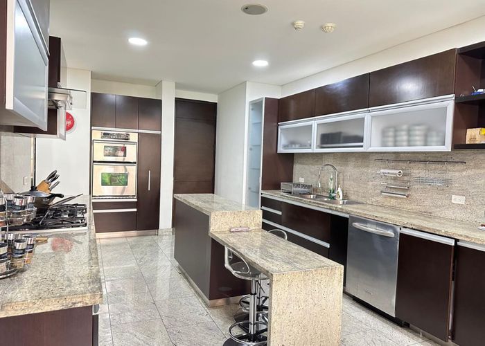 Apartamento de 3 alcobas en venta en Los Rosales, Bogotá, 300 m² · foto 15 de 21