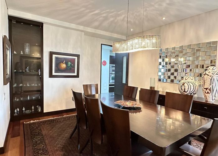 Apartamento de 3 alcobas en venta en Los Rosales, Bogotá, 300 m² · foto 16 de 21