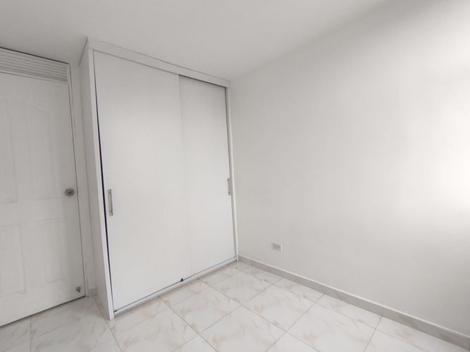 Apartamento de 2 alcobas en arriendo en Loma Del Indio, Medellín, 57 m² · foto 4 de 19