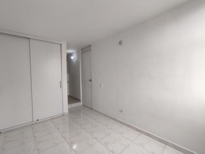 Apartamento de 2 alcobas en arriendo en Loma Del Indio, Medellín, 57 m² · foto 6 de 19