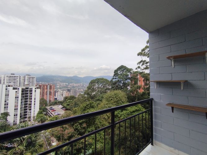 Apartamento de 2 alcobas en arriendo en Loma Del Indio, Medellín, 57 m² · foto 10 de 19