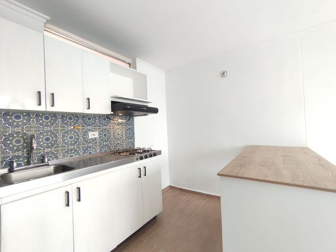 Apartamento de 2 alcobas en arriendo en Loma Del Indio, Medellín, 57 m² · foto 18 de 19