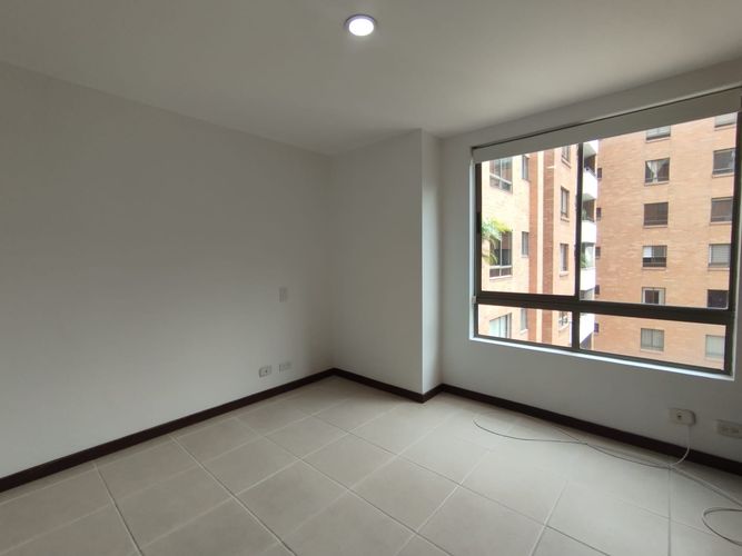 Apartamento de 3 alcobas en arriendo en El Poblado, Medellín, 127 m² · foto 3 de 20