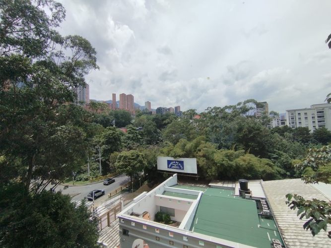 Apartamento de 3 alcobas en arriendo en El Poblado, Medellín, 127 m² · foto 4 de 20