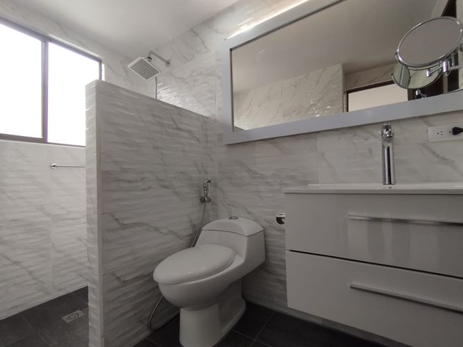 Apartamento de 3 alcobas en arriendo en El Poblado, Medellín, 127 m² · foto 9 de 20