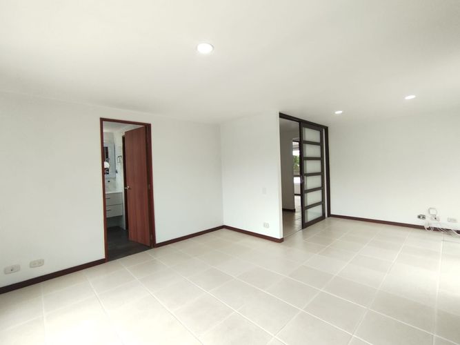 Apartamento de 3 alcobas en arriendo en El Poblado, Medellín, 127 m² · foto 11 de 20